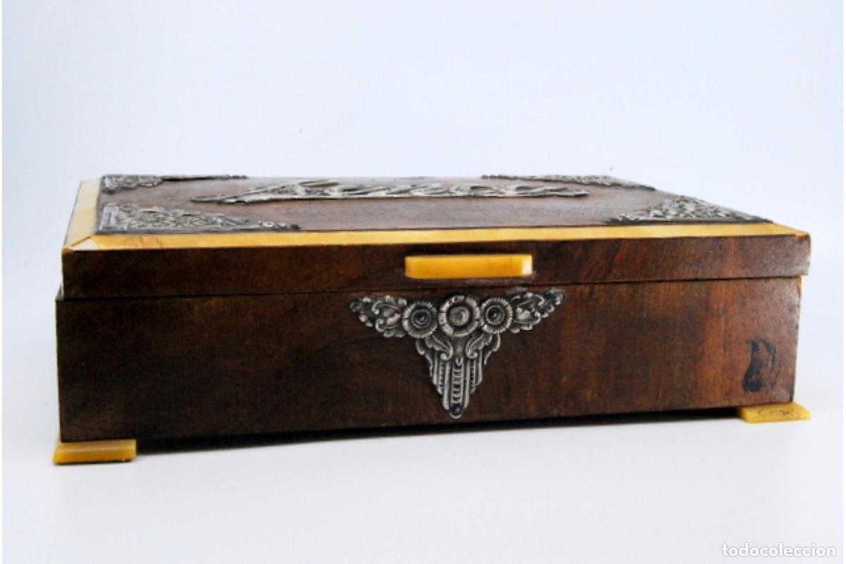 Antig&uuml;edades: Joyero, fabricado en madera y plata. - Foto 9
