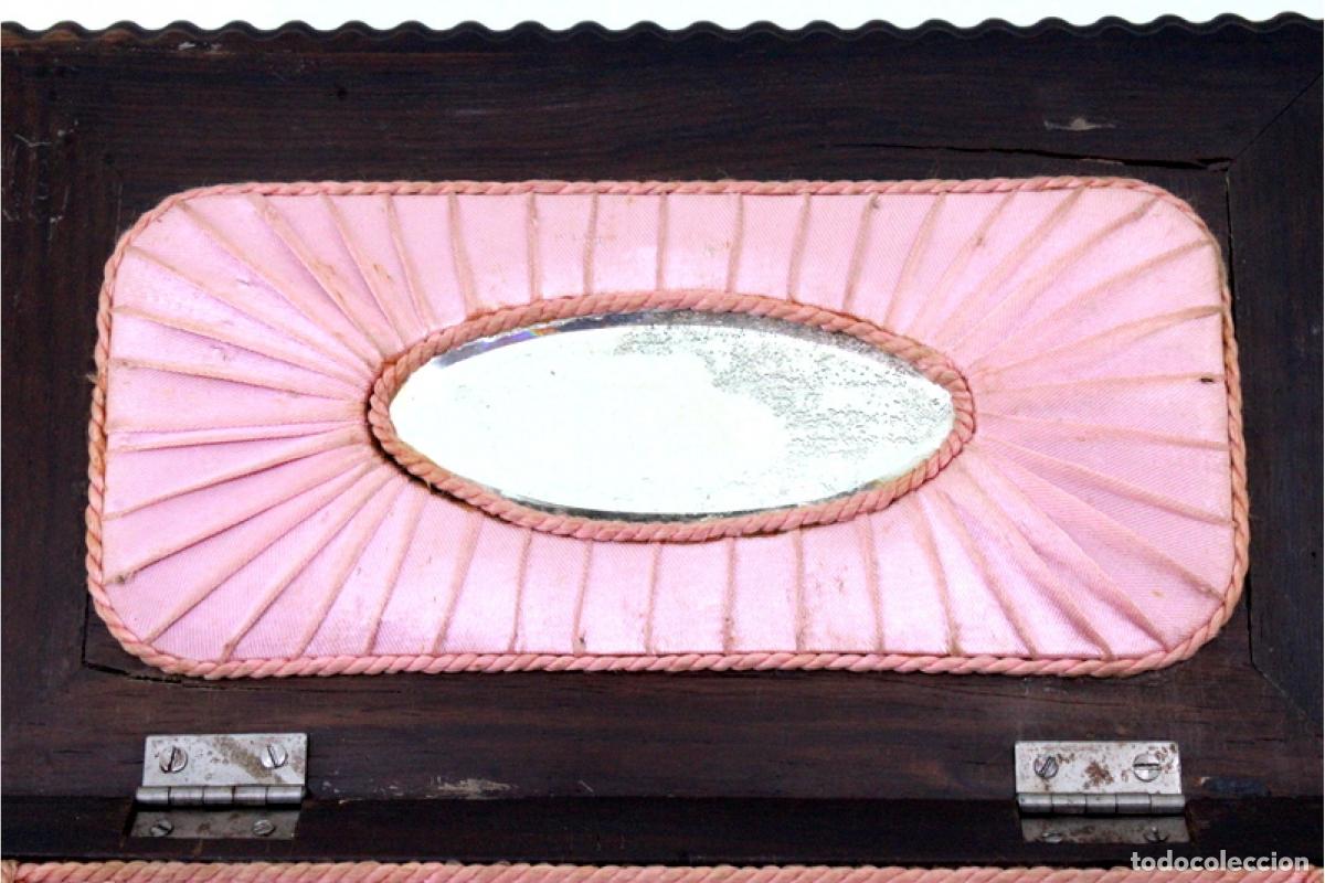Antig&uuml;edades: Joyero, fabricado en madera y plata. - Foto 10