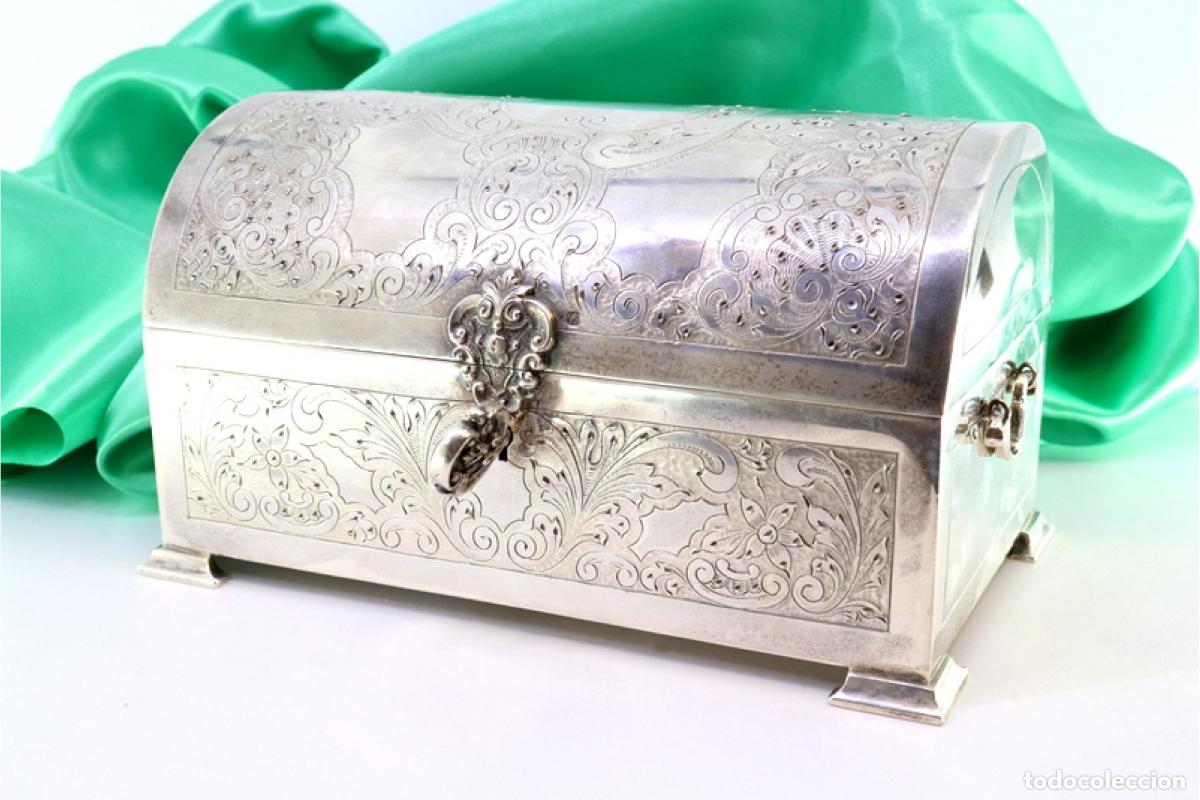 Antiquit&eacute;s: Caja de joyer&iacute;a de plata