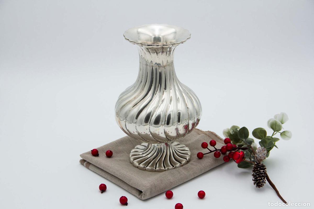 Antiquit&eacute;s: jarra de plata