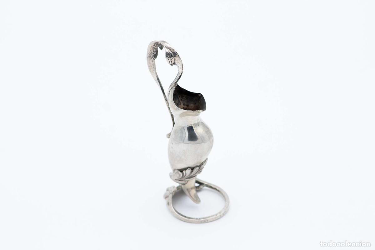 Antig&uuml;edades: jarra de plata