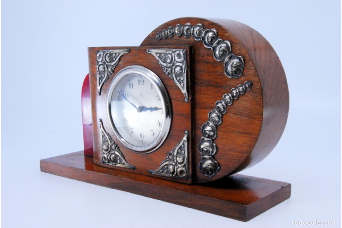 Antig&uuml;edades: Reloj de mesa, madera y plata. - Foto 7