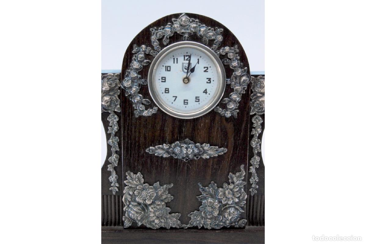 Antig&uuml;edades: Reloj de madera y plata - Foto 8