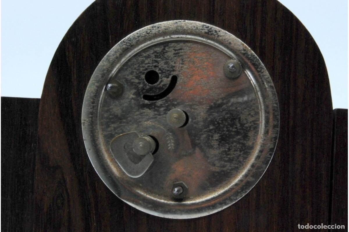 Antig&uuml;edades: Reloj de madera y plata - Foto 10