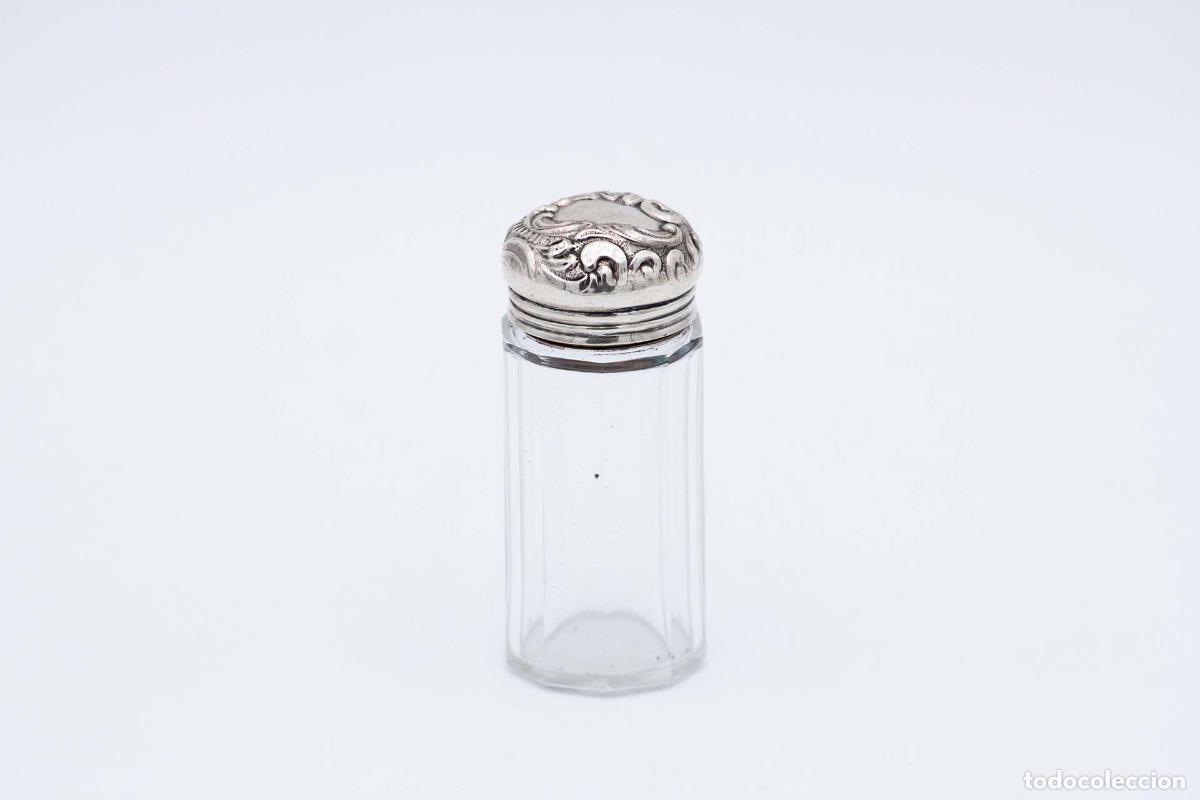 Antig&uuml;edades: Botella de cristal y plata