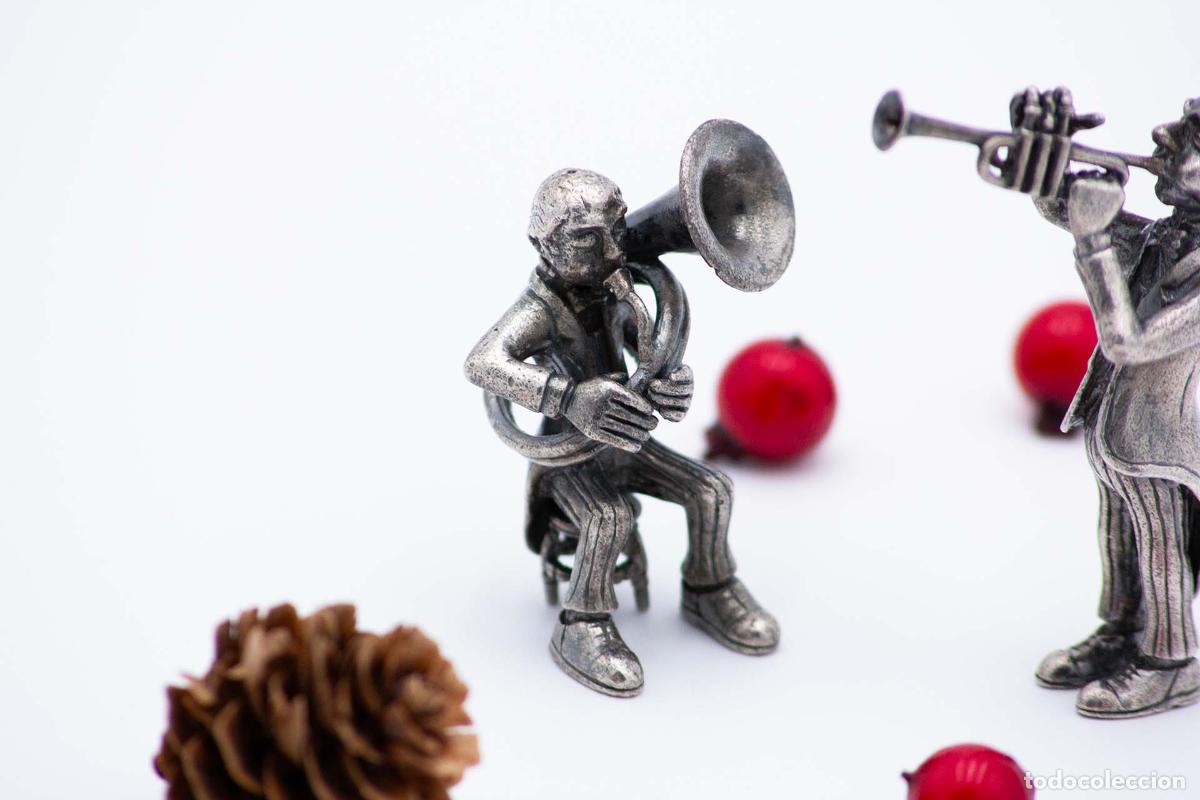 Antig&uuml;edades: M&uacute;sicos con trompeta y corneta, en plata. - Foto 4