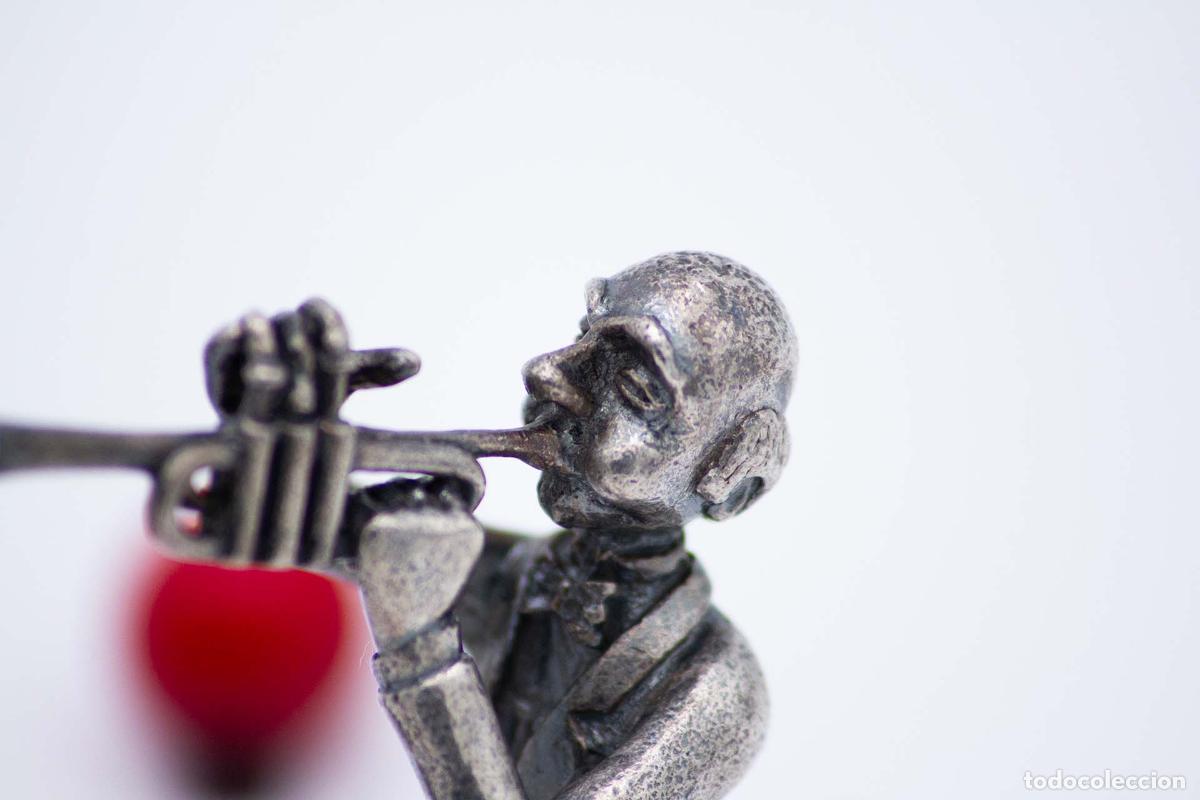 Antig&uuml;edades: M&uacute;sicos con trompeta y corneta, en plata. - Foto 5