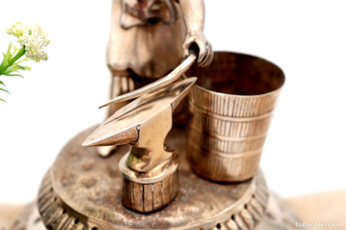 Antig&uuml;edades: Palillero de plata - Herrero con martillo - Foto 9