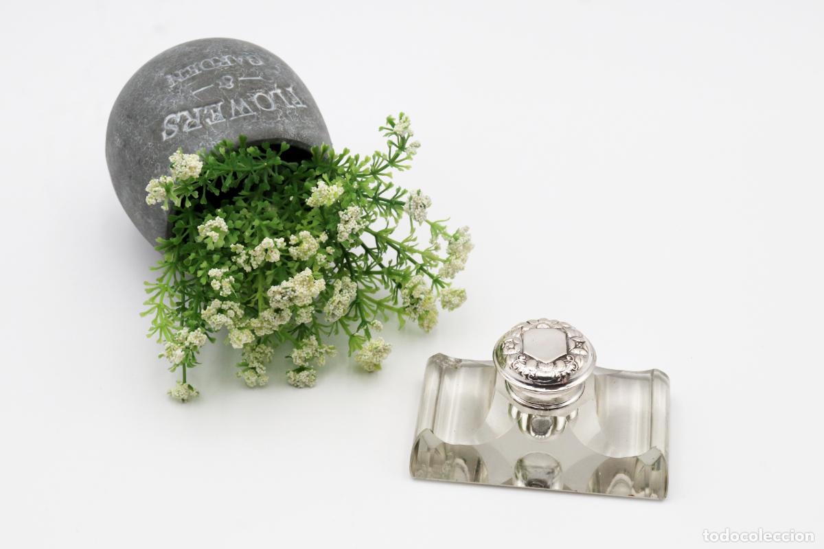 Antiguidades: tintero de plata