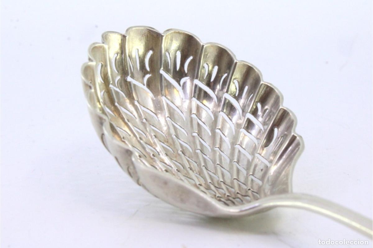 Antig&uuml;edades: Cuchara para espolvorear sobre plata - Foto 3