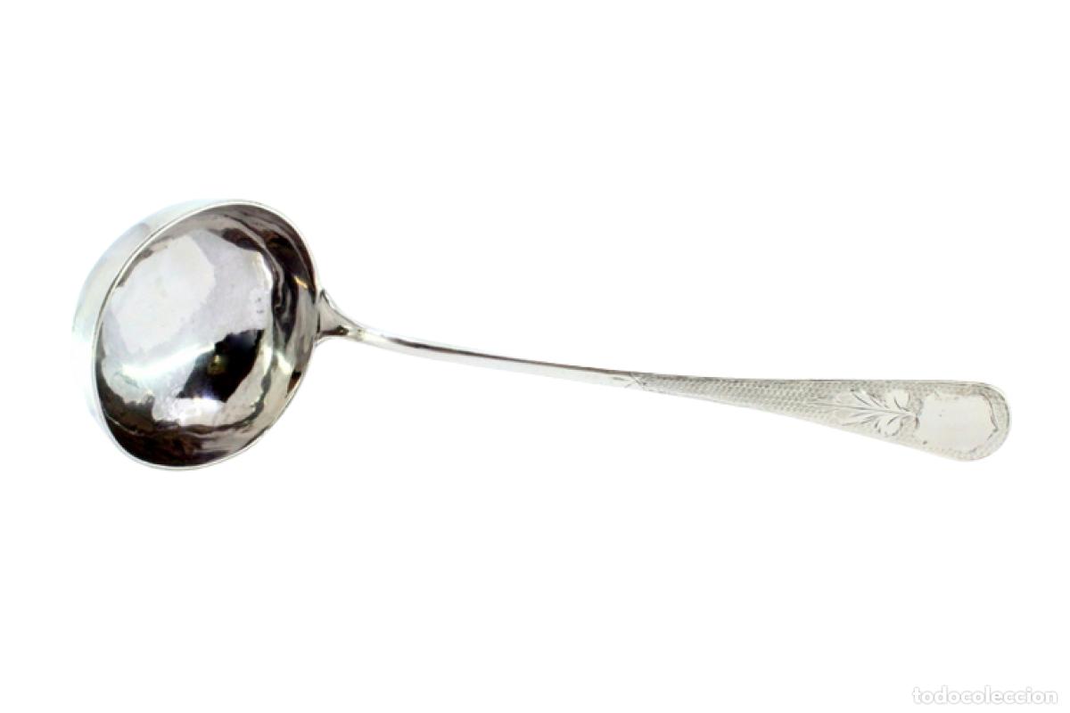 Antiguidades: Cuchar&oacute;n de sopa de plata