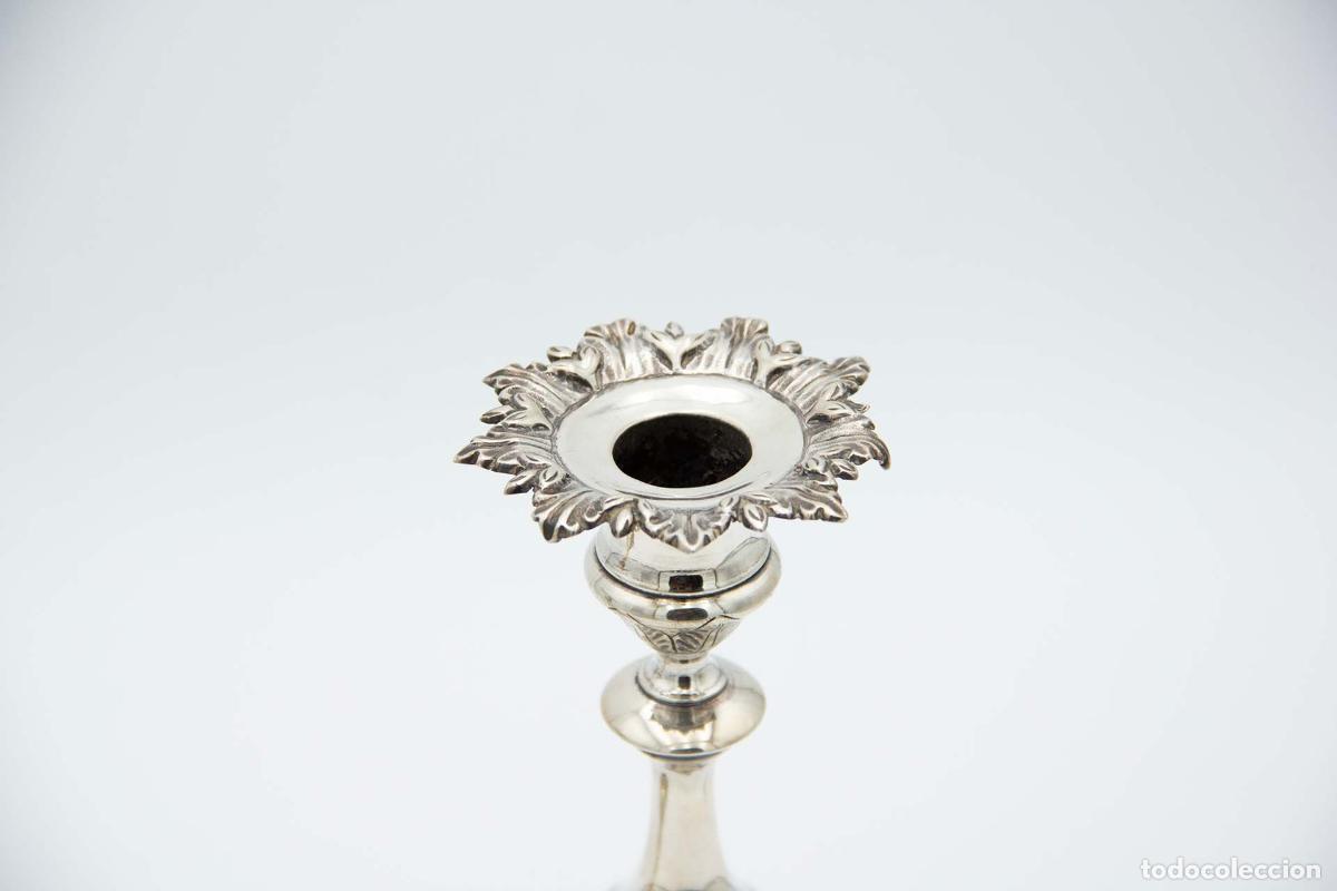 Antig&uuml;edades: Par de candelabros de plata - Foto 2