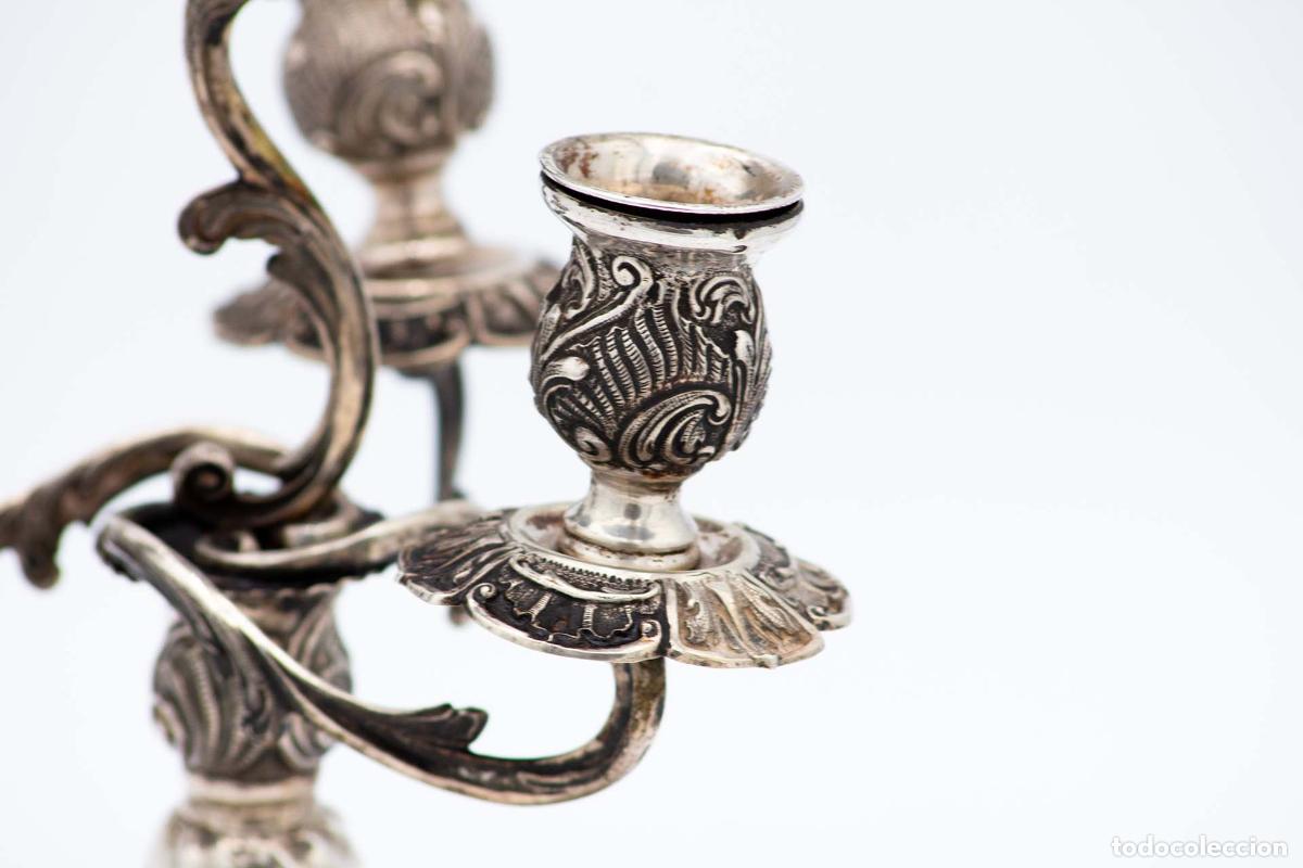Antig&uuml;edades: Par de candelabros de plata - Foto 3