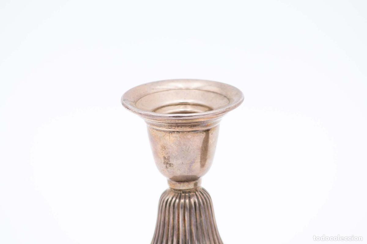 Antig&uuml;edades: Par de candelabros de plata - Foto 3