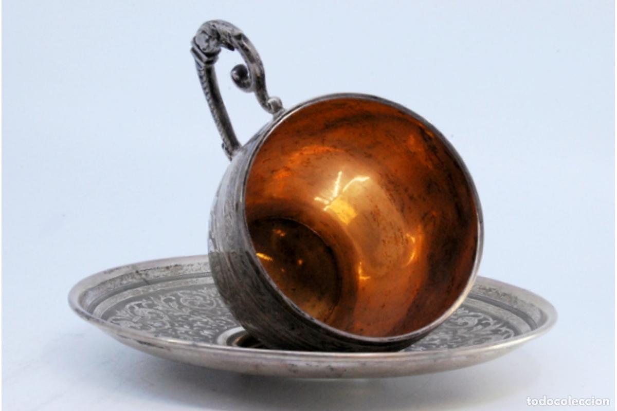 Antig&uuml;edades: Taza y platillo, en plata. - Foto 4