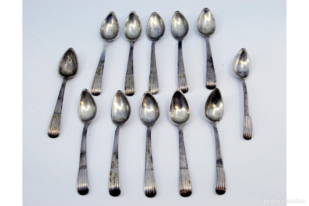 Antig&uuml;edades: Juego de 12 cucharas de caf&eacute; plateadas - Foto 2