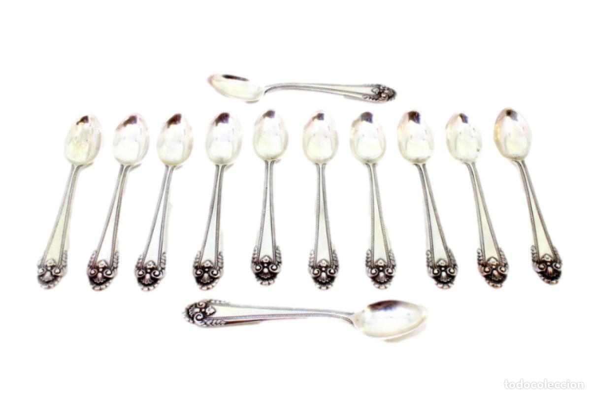 Antiques: Juego de 12 cucharillas de plata