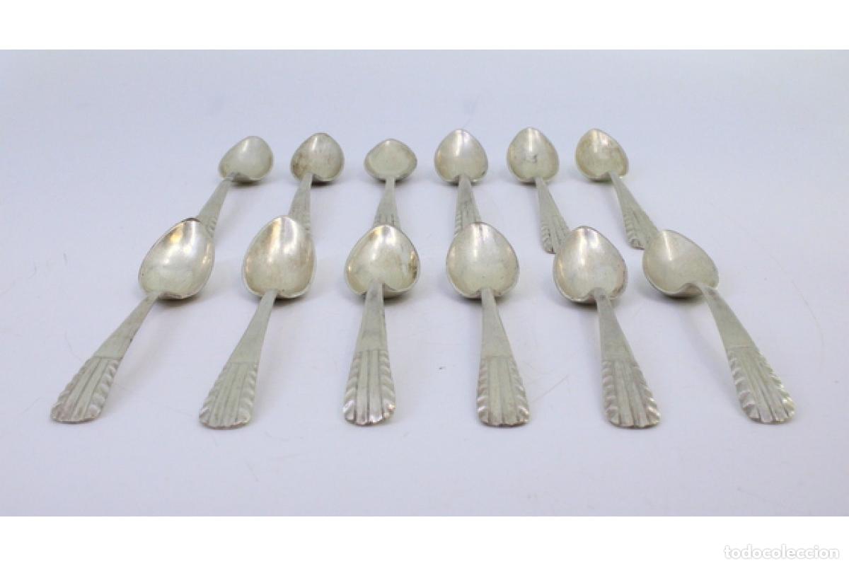 Antig&uuml;edades: Juego de 12 cucharas de caf&eacute; plateadas - Foto 2