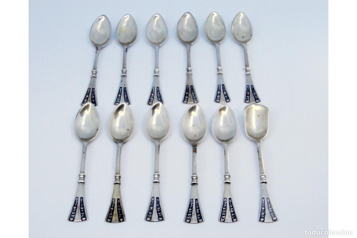 Antig&uuml;edades: Juego de 12 cucharas de caf&eacute; plateadas - Foto 2