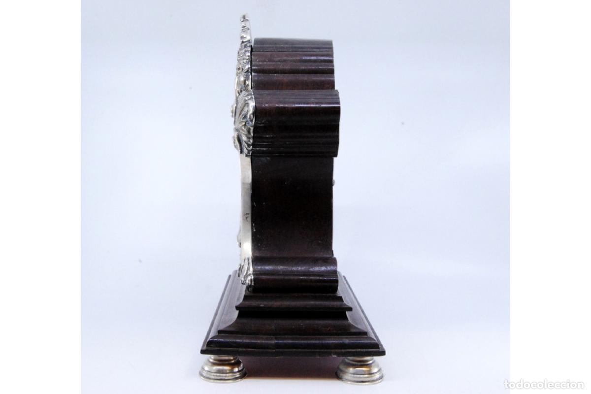 Antig&uuml;edades: Reloj de mesa, madera y plata. - Foto 4