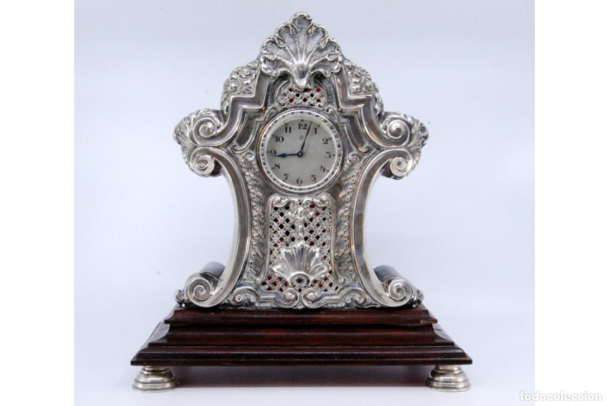 Antig&uuml;edades: Reloj de mesa, madera y plata. - Foto 9