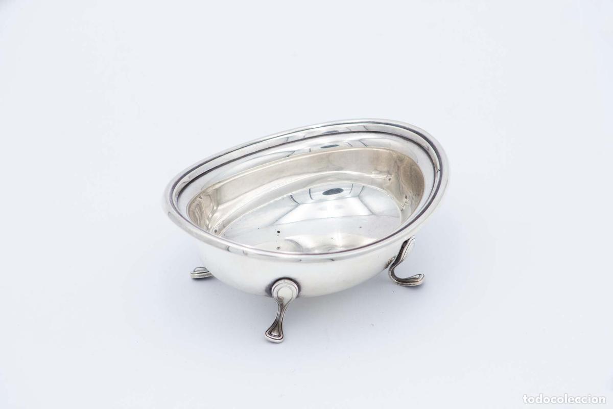 Antiguidades: jabonera de plata
