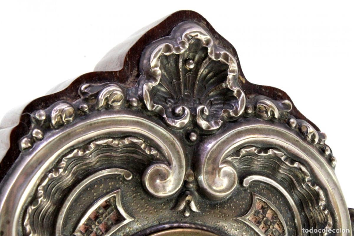 Antig&uuml;edades: Reloj de madera y plata - Foto 3