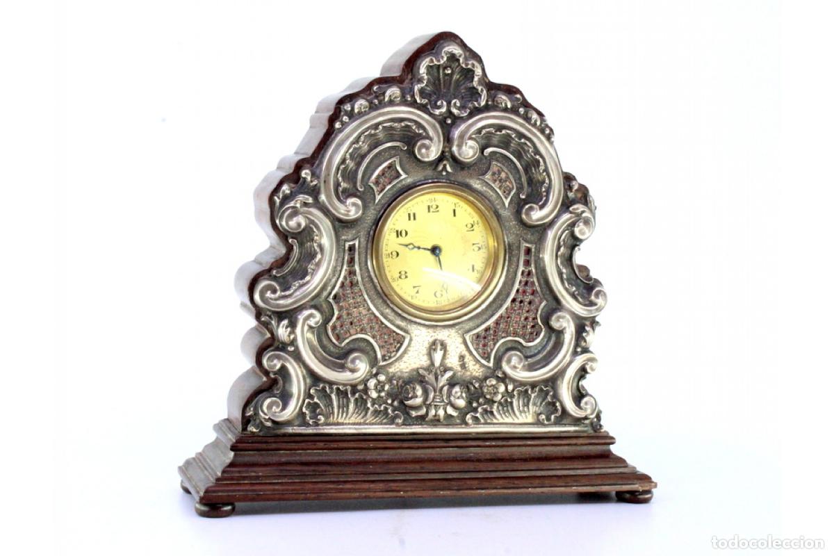 Antig&uuml;edades: Reloj de madera y plata - Foto 5