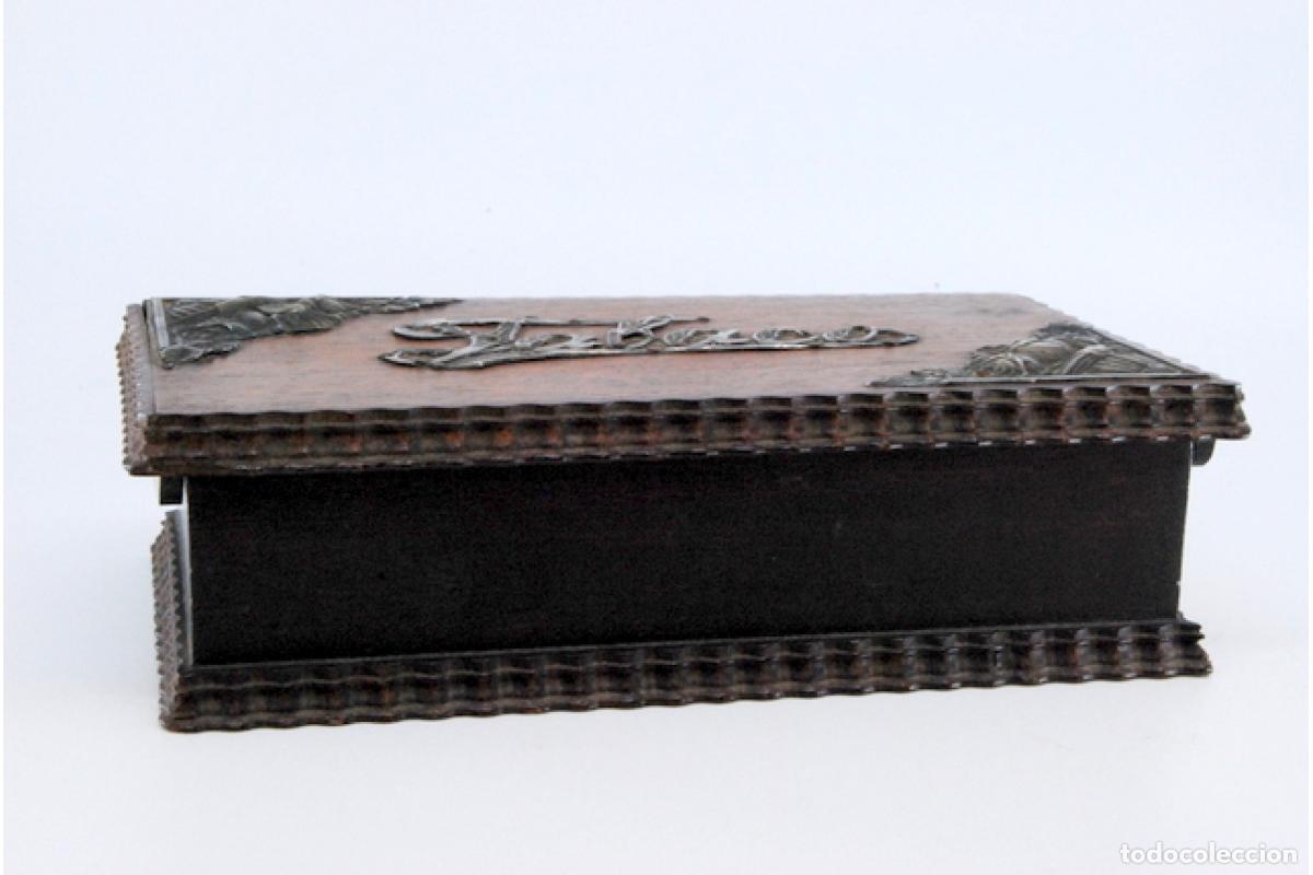 Antig&uuml;edades: Caja de tabaco, fabricada en madera y plata. - Foto 2