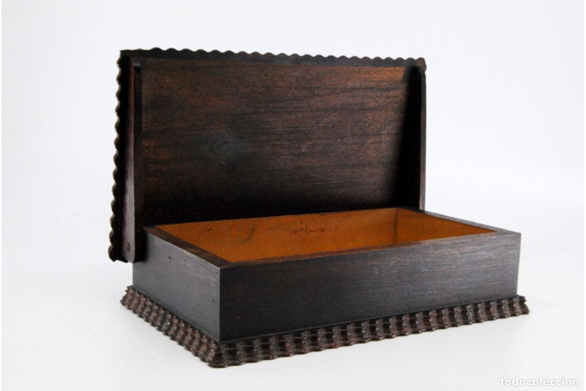 Antig&uuml;edades: Caja de tabaco, fabricada en madera y plata. - Foto 6