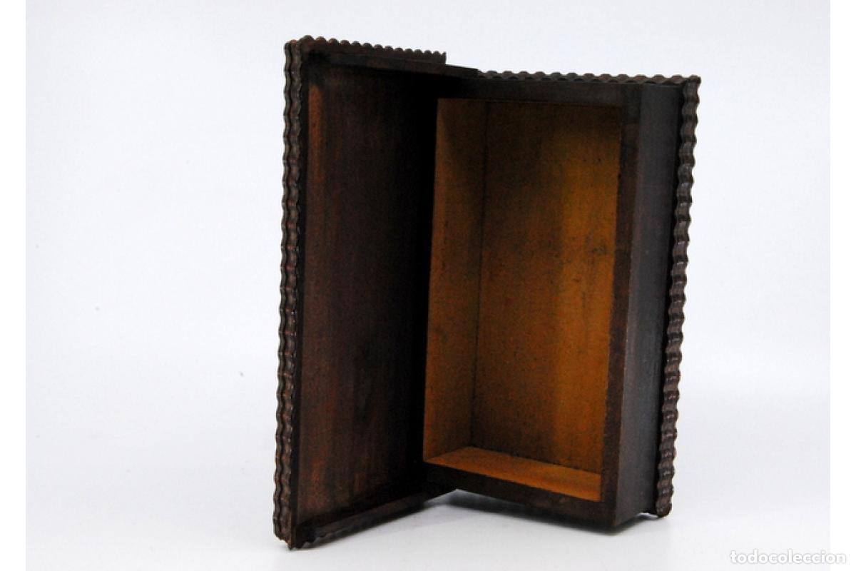 Antig&uuml;edades: Caja de tabaco, fabricada en madera y plata. - Foto 7