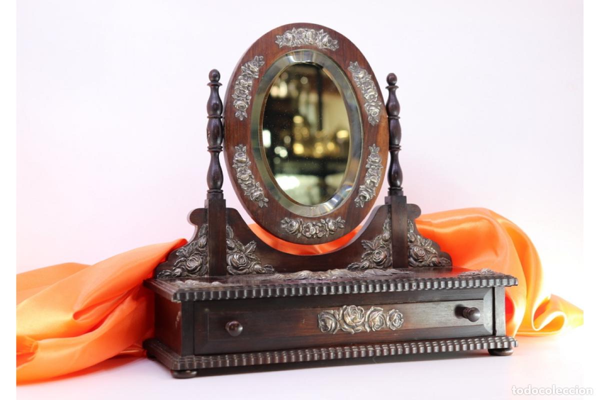 Antiques: Tocador en madera y plata