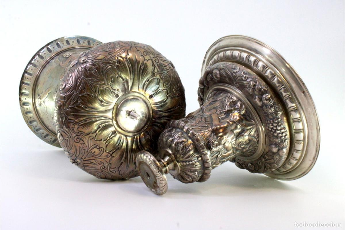 Antig&uuml;edades: Urna de plata - Foto 12
