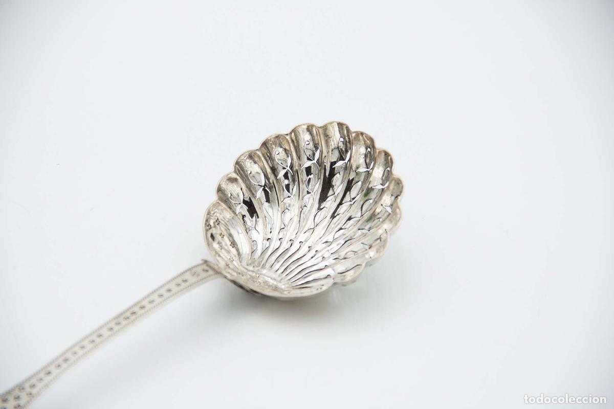 Antig&uuml;edades: Cuchara para espolvorear canela sobre plata - Foto 2