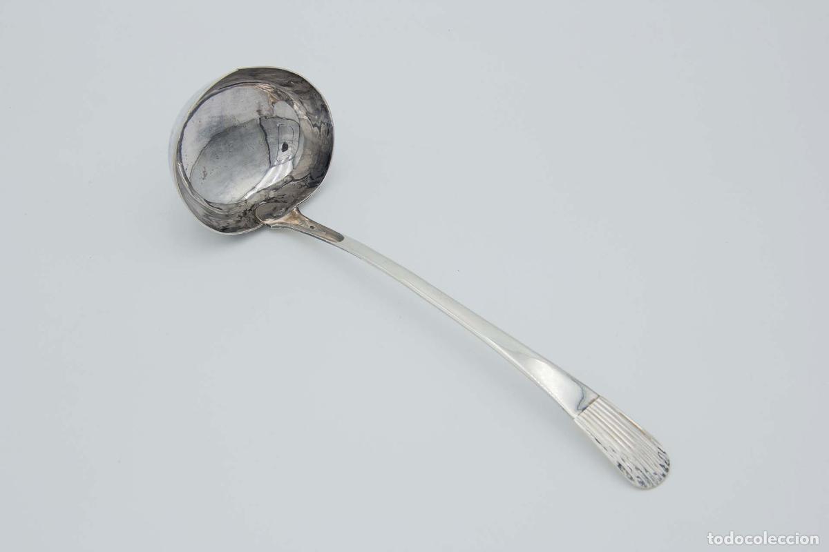 Antig&uuml;edades: Cuchar&oacute;n de sopa de plata - Foto 1