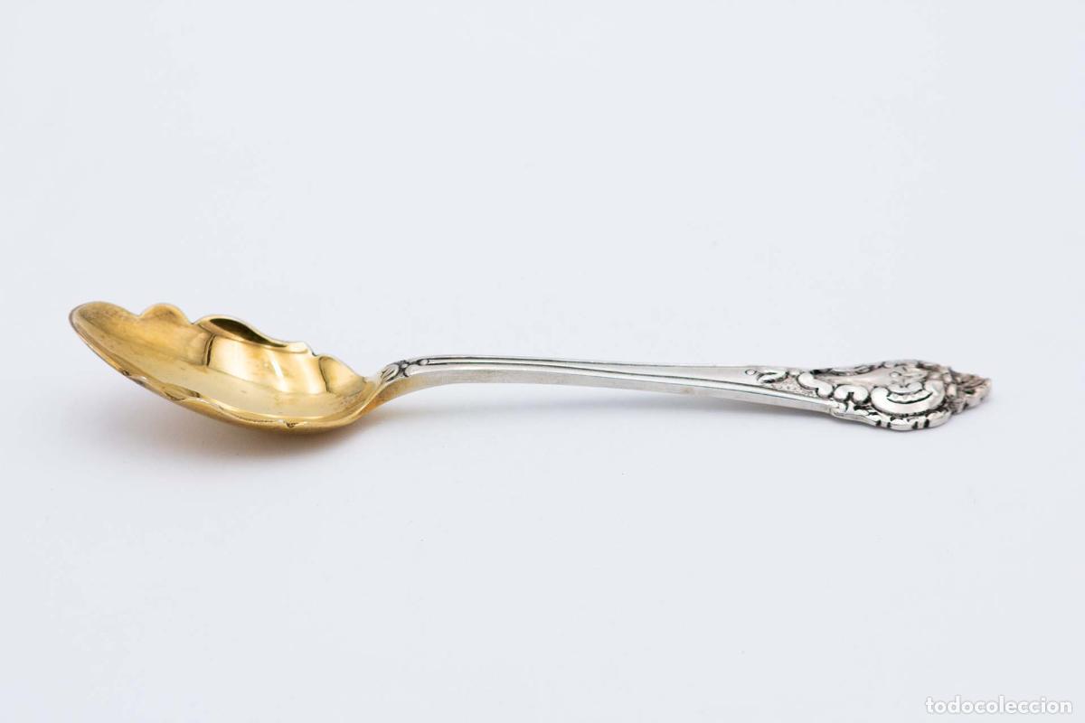 Antig&uuml;edades: Cuchara de ensalada de plata - Foto 1