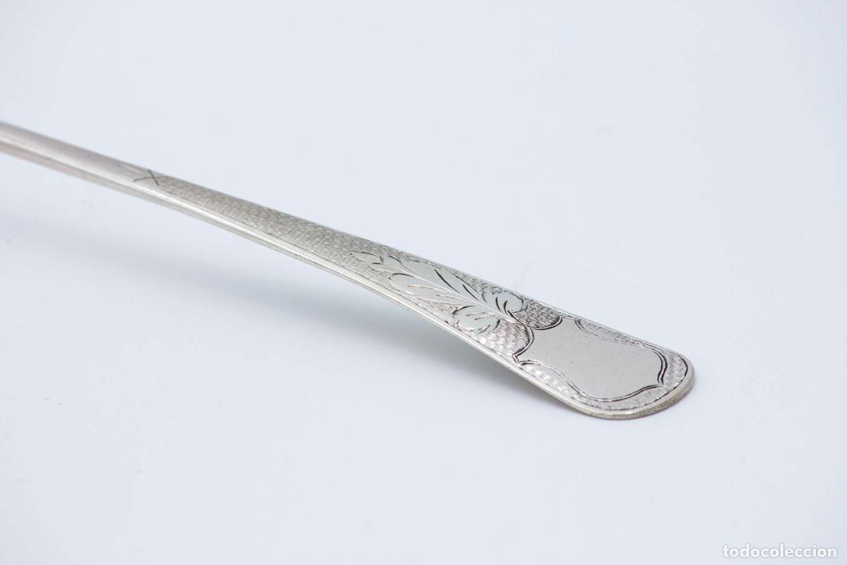 Antig&uuml;edades: Cuchar&oacute;n de sopa de plata - Foto 2