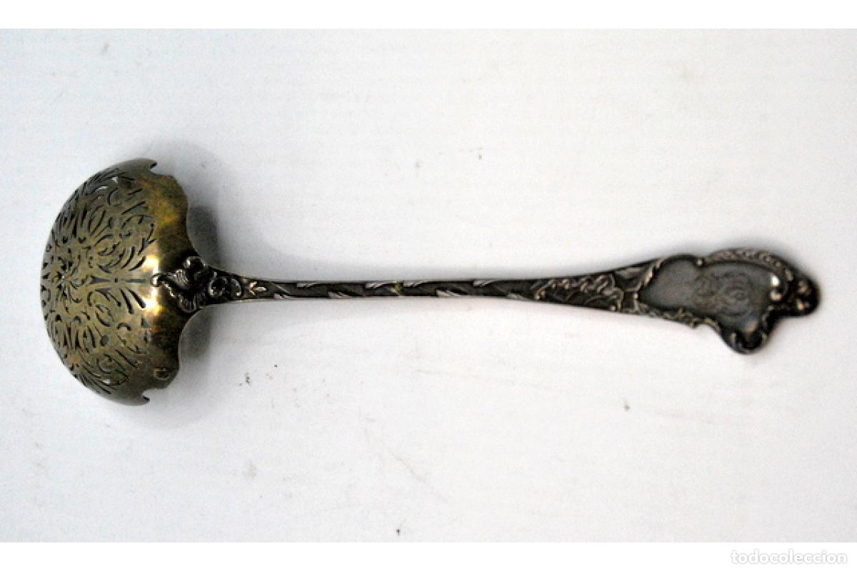 Antig&uuml;edades: Cuchara para espolvorear sobre plata - Foto 3