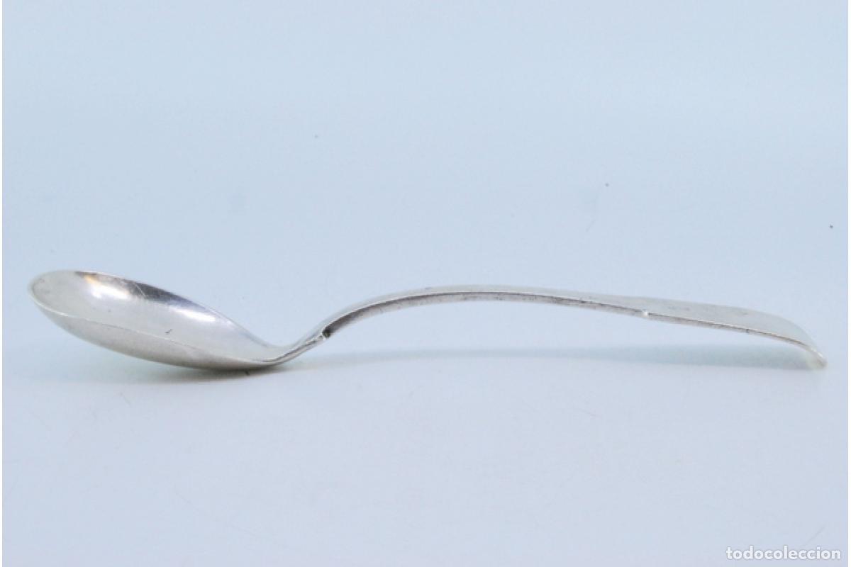 Antig&uuml;edades: Cuchara de postre de plata - Foto 2