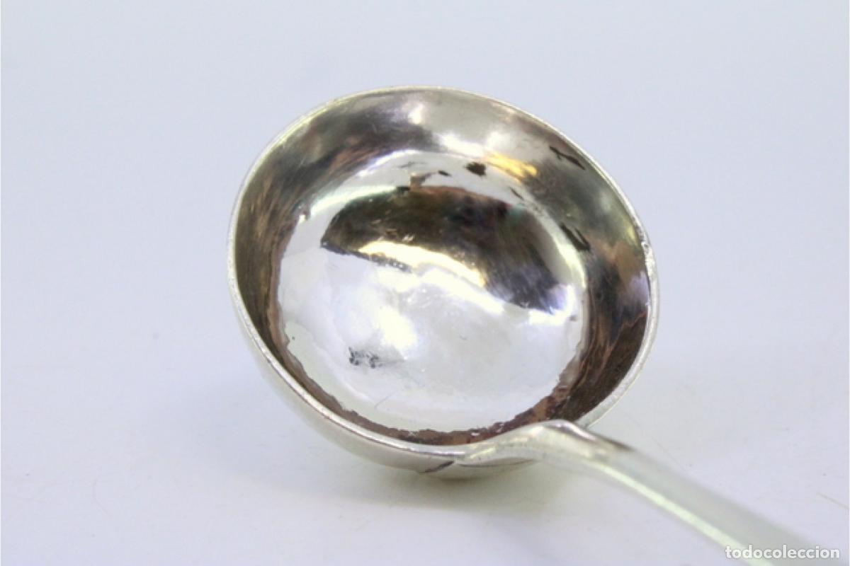 Antig&uuml;edades: Cuchara de salsa de plata - Foto 4
