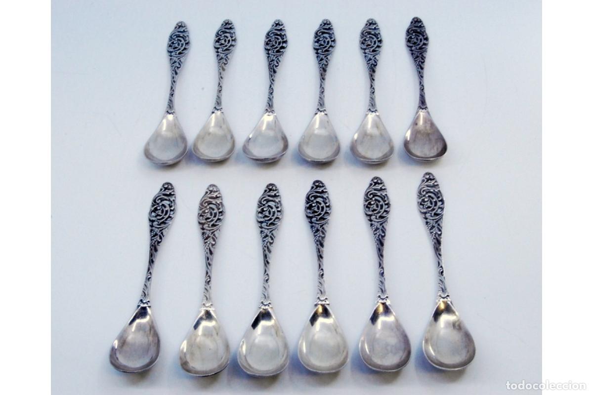 Antig&uuml;edades: Juego de 12 cucharas de caf&eacute; plateadas - Foto 2