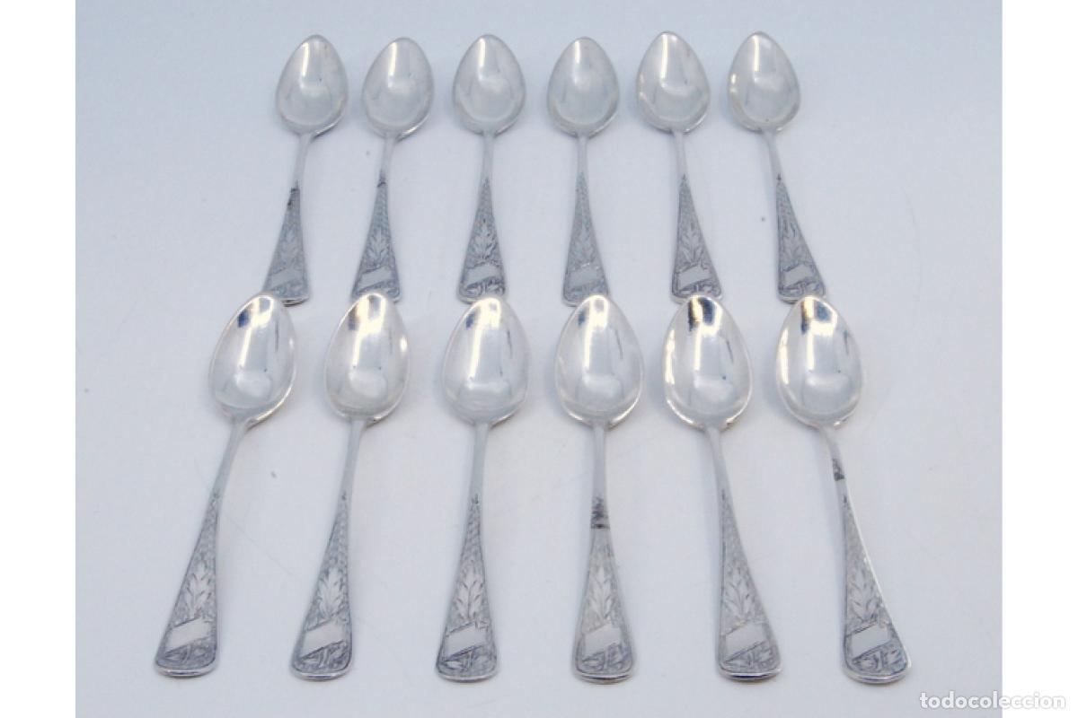 Antig&uuml;edades: Juego de 12 cucharas de caf&eacute; plateadas - Foto 3