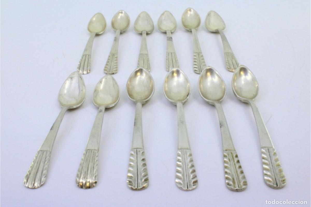 Antig&uuml;edades: Juego de 12 cucharas de caf&eacute; plateadas - Foto 2
