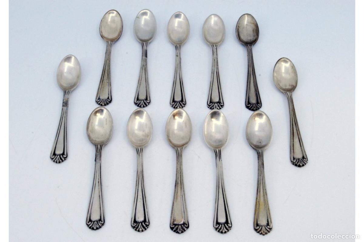 Antig&uuml;edades: Juego de 12 cucharas de caf&eacute; plateadas - Foto 2
