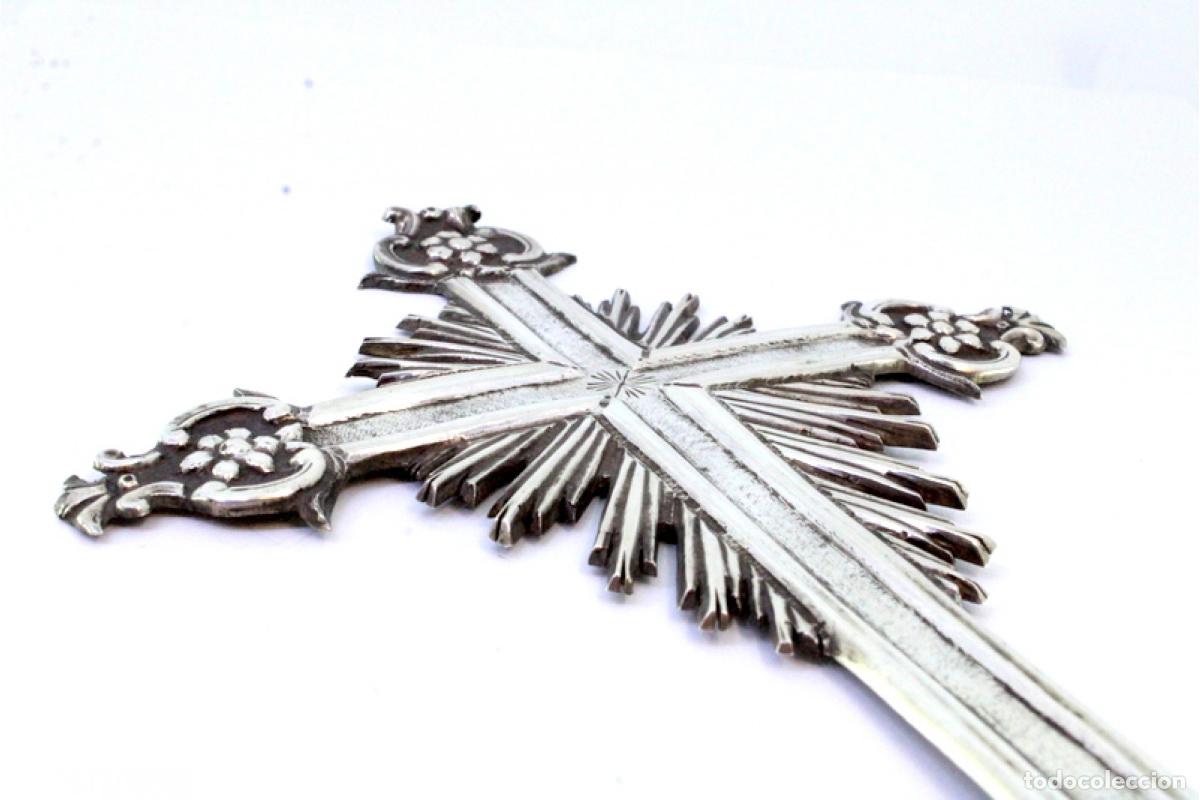Antig&uuml;edades: Cruz de plata - Foto 4