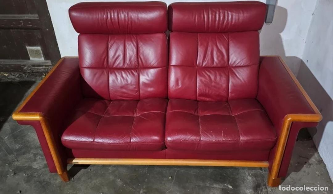 Antig&uuml;edades: Sof&aacute; dos plazas marca STRESSLESS de cuero rojo - Foto 3