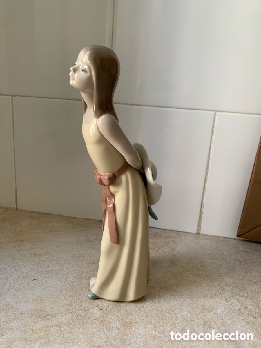 Antig&uuml;edades: Figurita de porcelana de Lladr&oacute;. - Foto 2