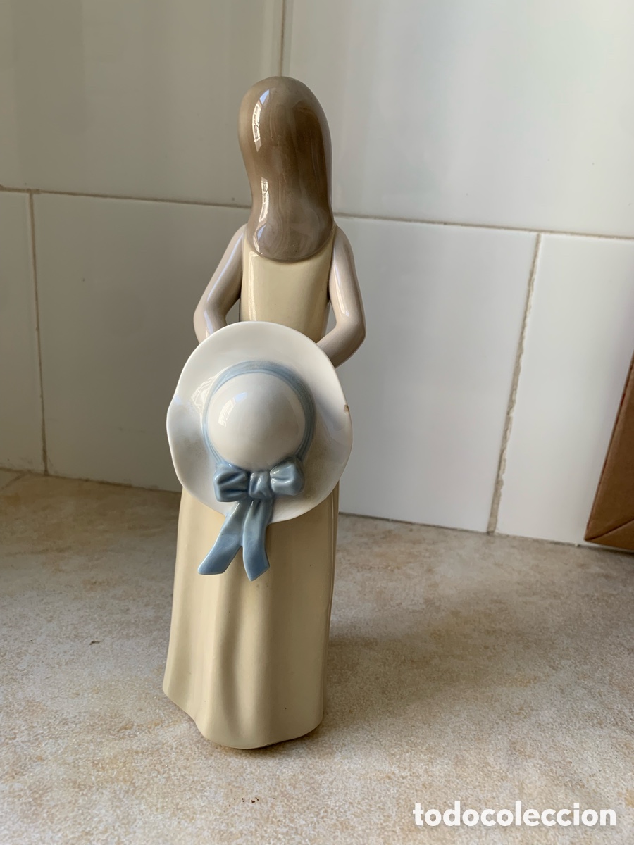 Antig&uuml;edades: Figurita de porcelana de Lladr&oacute;. - Foto 3