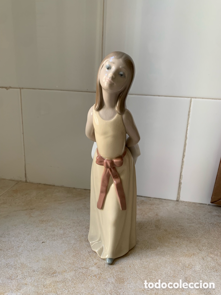 Antig&uuml;edades: Figurita de porcelana de Lladr&oacute;. - Foto 1