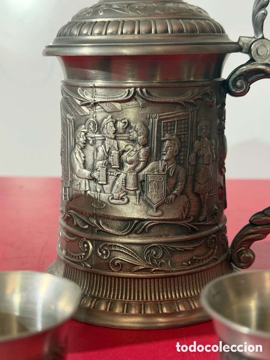 Antig&uuml;edades: Conjunto de jarra con 4 vasos de zinn - Foto 2